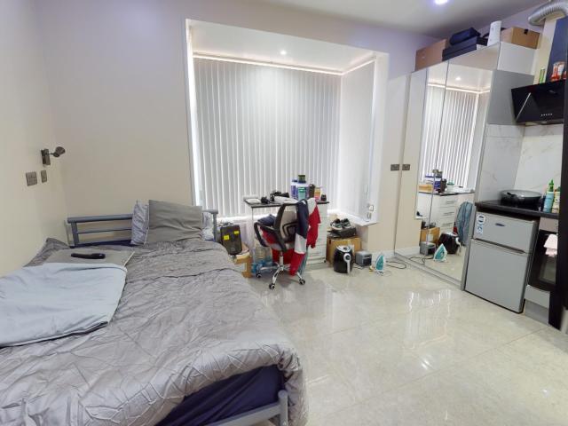 Studio for rent in Moseley, West Midlands