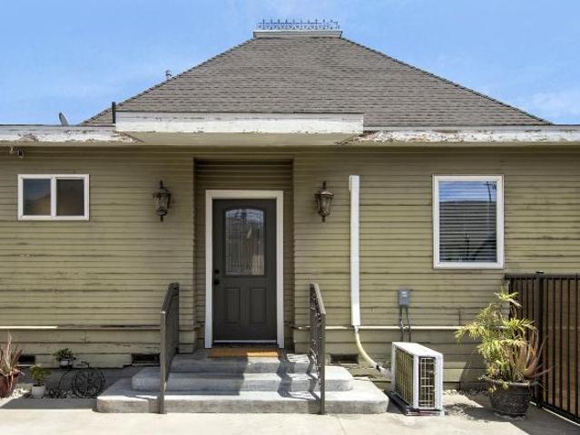 Condo for rent in Azusa, Los Angeles County