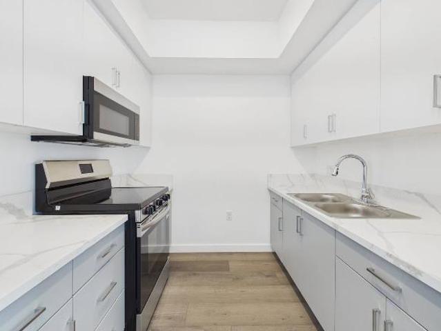 Apartment for rent in Canoga Park, California