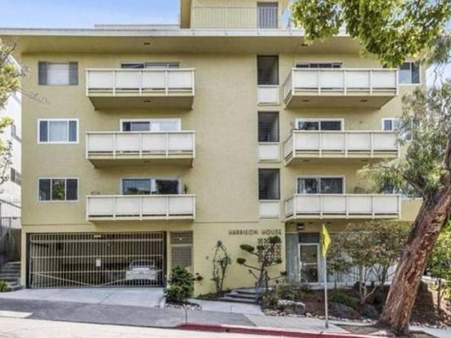 Townhouse for rent in Oakland