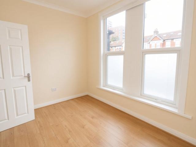Studio for rent in Seven Kings, Greater London