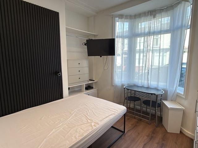 Studio for rent in Orrell Park, Liverpool