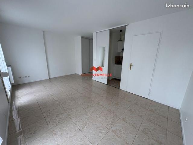 Appartement vente à Rambouillet, Voisins-le-bretonneux