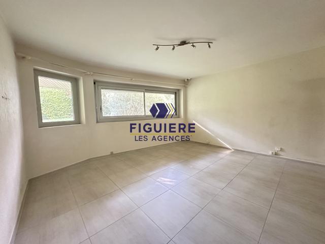 Studio location à Beaurecueil, Bouches-du-Rhône