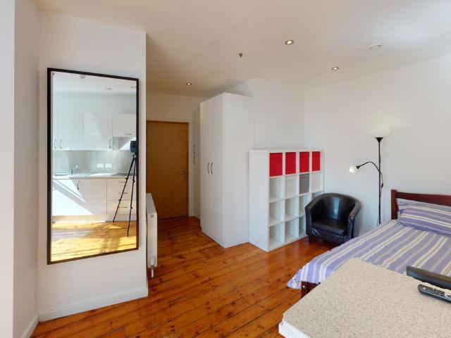 Studio for rent in St Ann's, Haddon