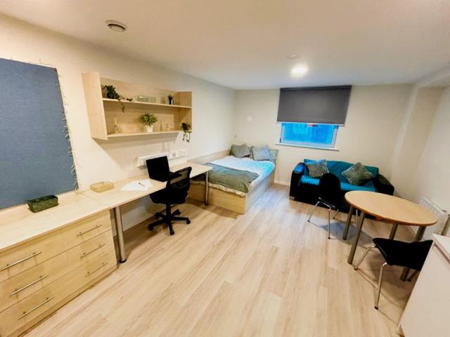 Studio for rent in St Ann's, Haddon