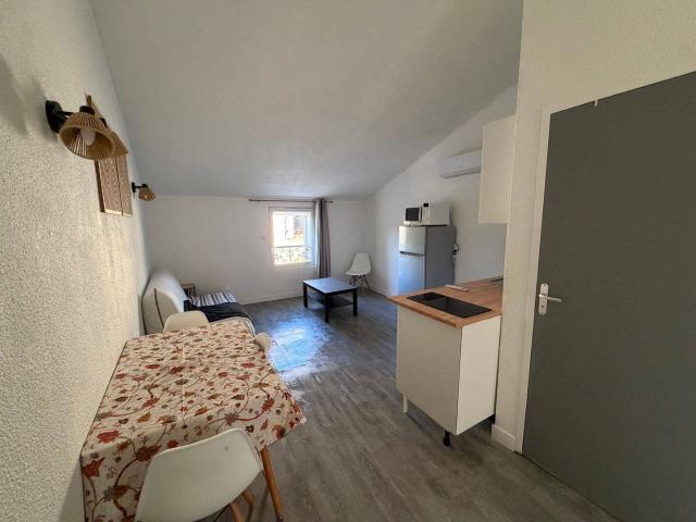 Studio location à Centre Commercial La Plaine, Gardanne