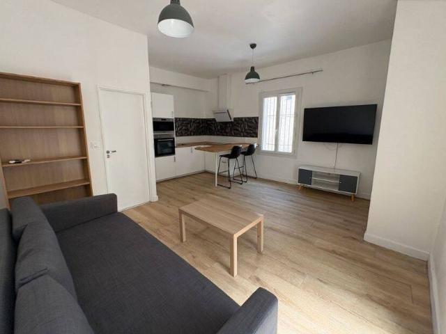 Studio location à Évry Village, Évry-Courcouronnes