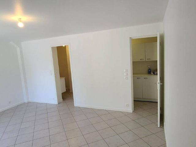 Studio location à Vaux-sur-Seine, Yvelines