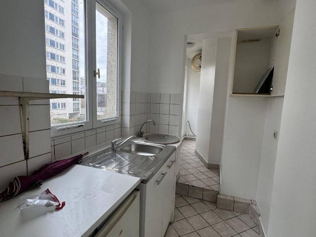 Studio location à Paris 18e Arrondissement, Paris