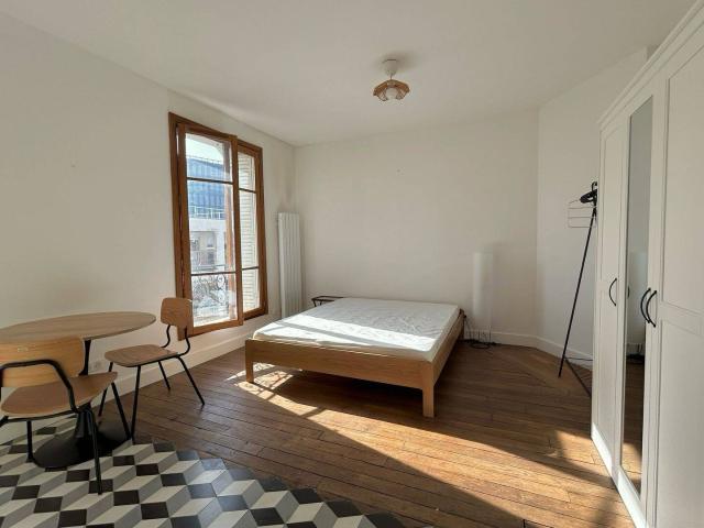 Studio location à Quartier Centre-Ville / Corentin Celton / Les Varennes, Issy-les-Moulineaux