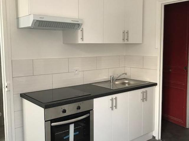 Studio location à Pantin, Église