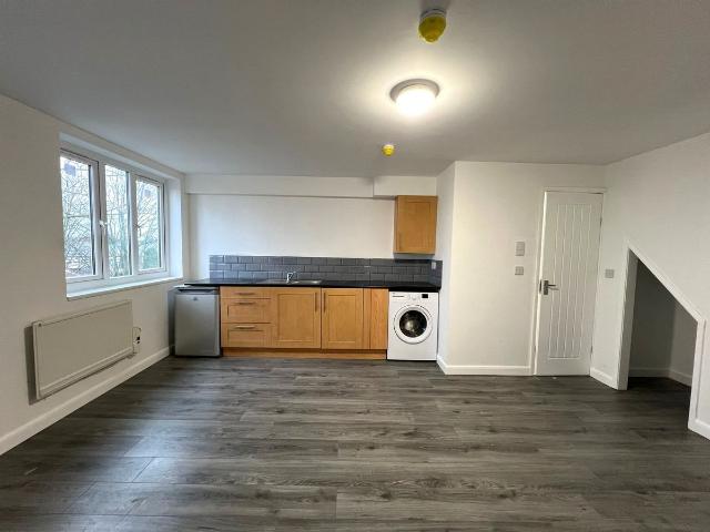 Studio for rent in Foleshill, West Midlands