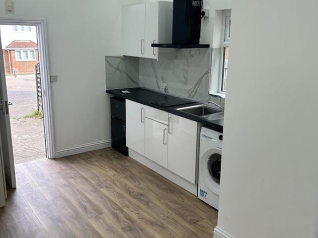 Studio for rent in Grange Hill, Epping Forest