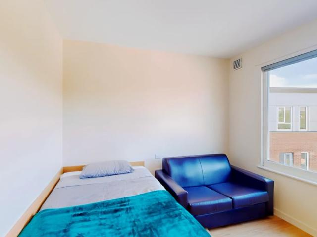 Studio for rent in Metchley, Birmingham
