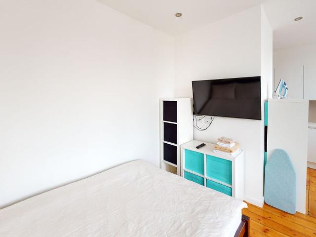 Studio for rent in St Ann's, Haddon