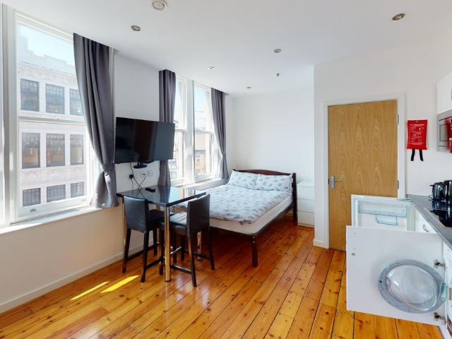 Studio for rent in St Ann's, Haddon