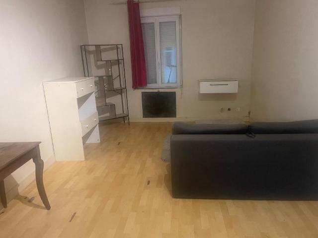 Studio location à Saint-Firmin des Vignes, Amilly