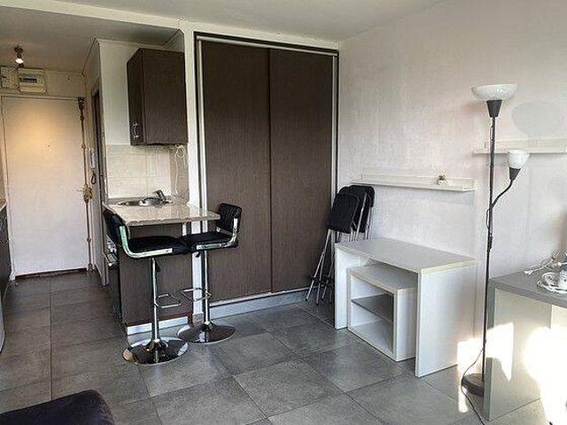 Studio location à Cuques, Aix-en-Provence