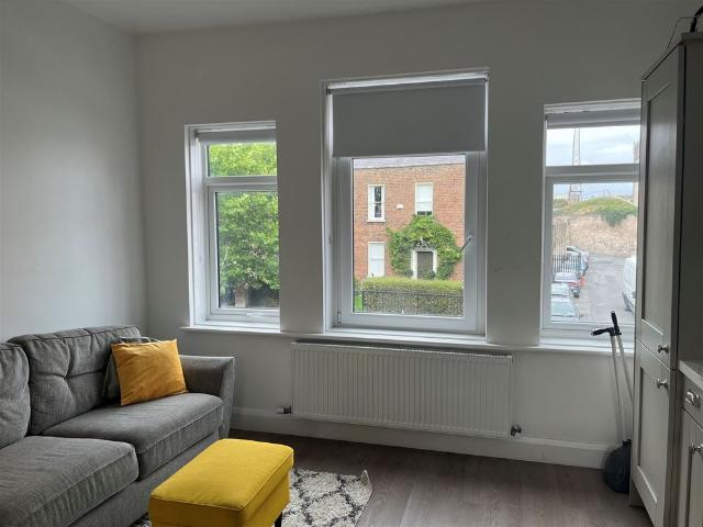 Apartment to rent in Bluebell, North Tipperary