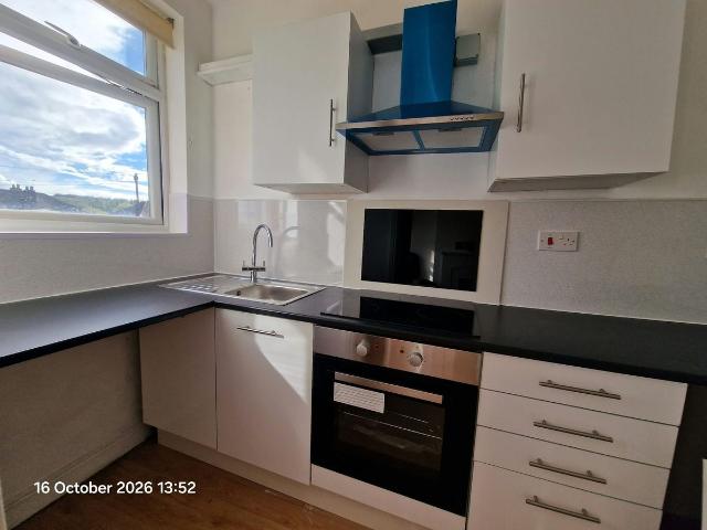 Studio for rent in Beeston Park Side, Leeds