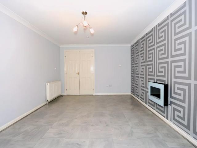 Studio for rent in Hamilton, Scotland