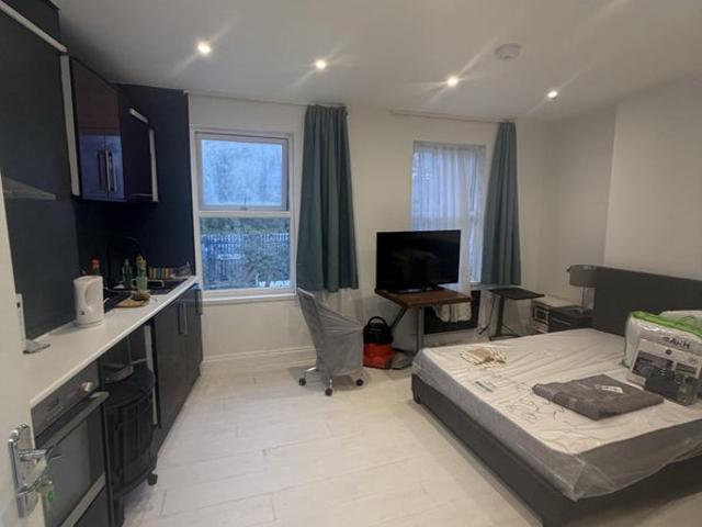 Studio for rent in Highams Park, Greater London
