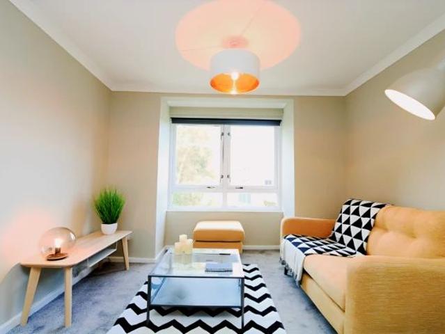 Studio for rent in Kinning Park, Scotland