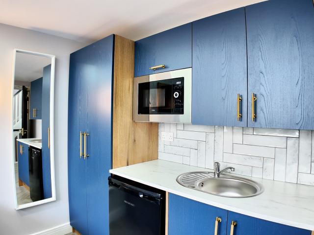 Studio for rent in Stirchley, West Midlands