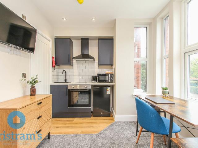 Studio for rent in Caldermill, East Midlands