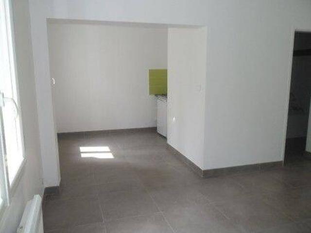 Studio location à rue de la République, Orléans
