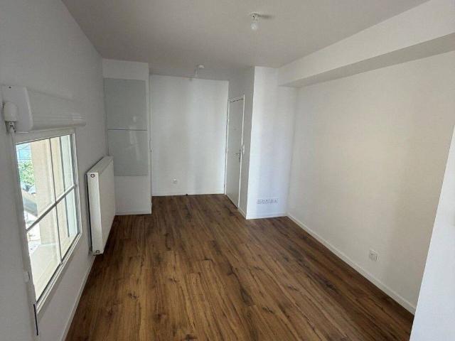 Studio location à Cité Gabriel Péri, Le Blanc-Mesnil
