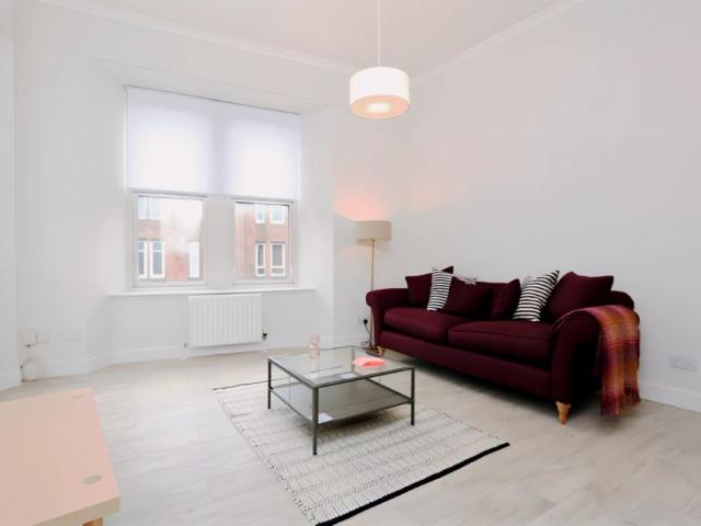 Studio for rent in Partickhill, Glasgow