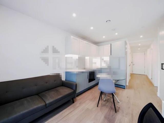 Studio for rent in Canning Town, Greater London