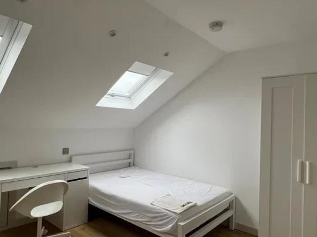 Studio for rent in Royal Borough of Kingston upon Thames, Greater London