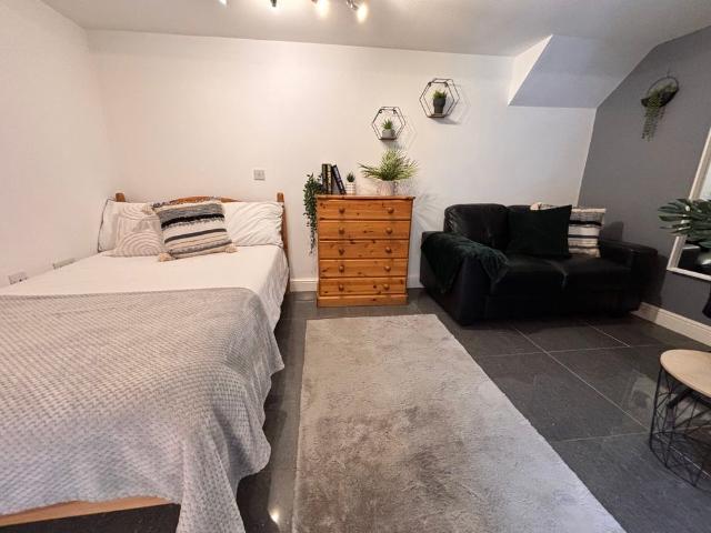 Studio for rent in Coventry, Hillfields