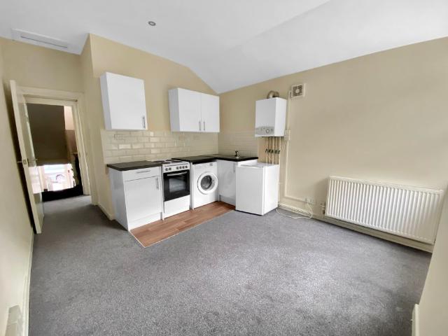 Studio for rent in Danescourt, Cardiff
