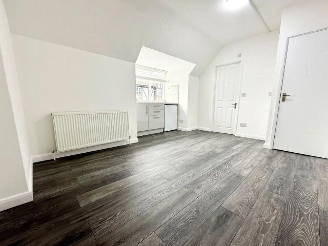 Studio for rent in Petts Wood, Greater London