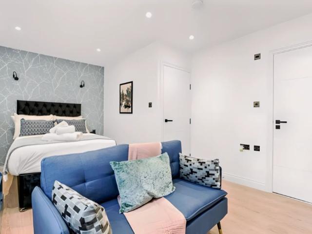 Studio for rent in Cowley, Greater London