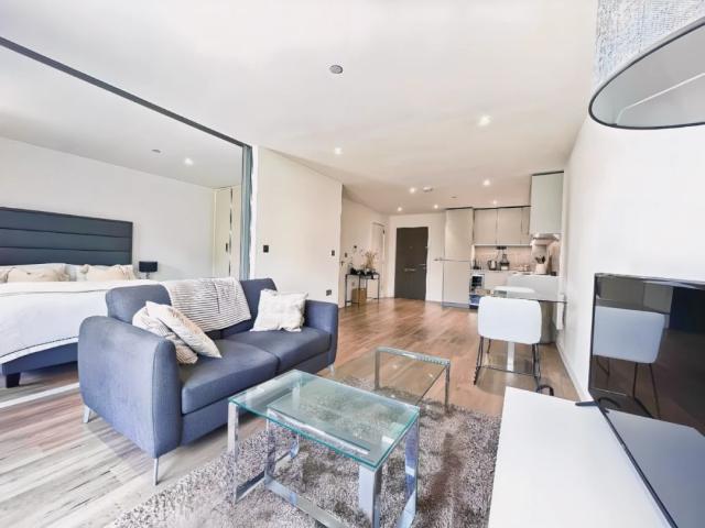 Studio for rent in Colindale, Greater London