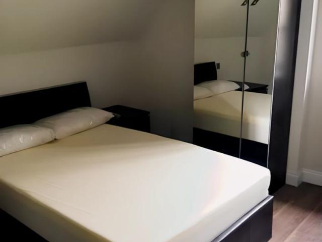 Studio for rent in Castle and Priory Precinct, Bare