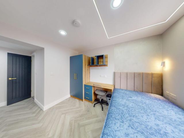 Studio for rent in Stirchley, West Midlands