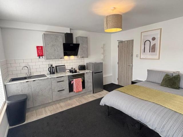 Studio for rent in Roselands, Eastbourne