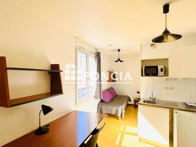 Studio location à Centre Deux, Saint-Étienne