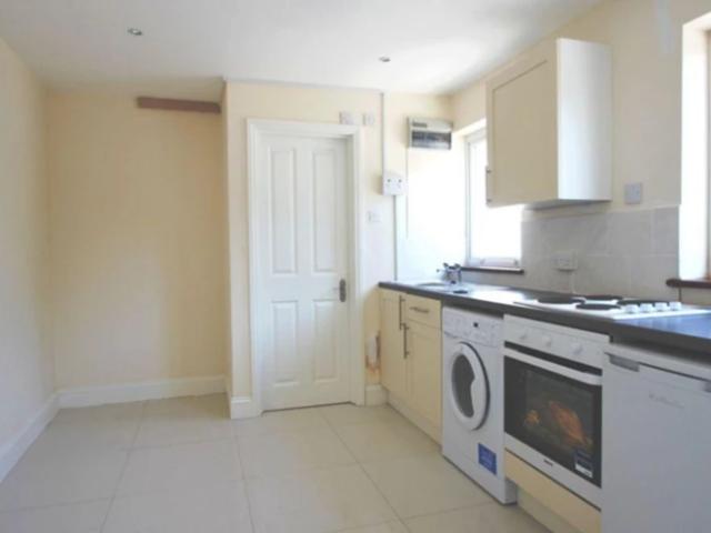 Studio for rent in Golders Green, Isle Of Man