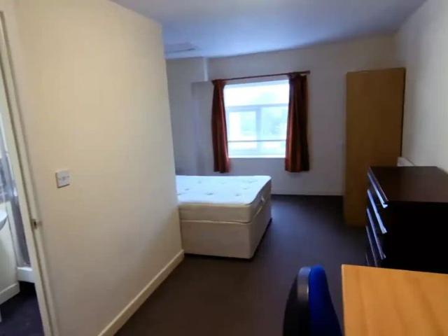 Studio for rent in Stoke, Stoke-on-Trent