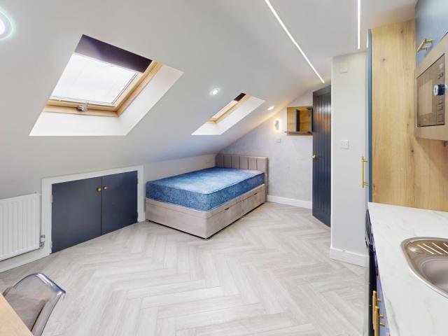 Studio for rent in Stirchley, Birmingham