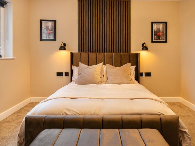 Studio for rent in Little Chester, East Midlands