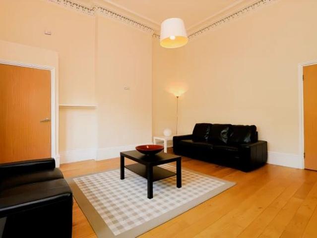 Studio for rent in Hillhead, Scotland