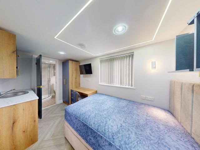 Studio for rent in Stirchley, West Midlands